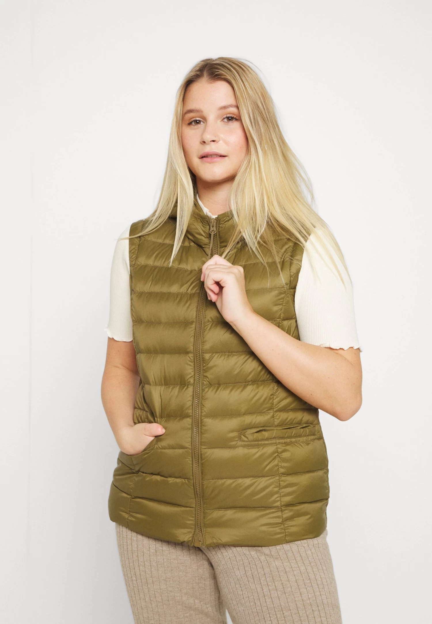 Even&Odd Down Jacket - Khaki 3 Even&Odd Down Jacket - Khaki - Image 3