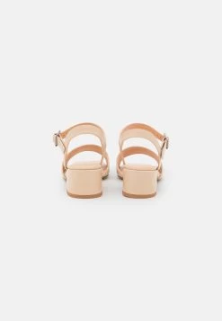 Sandals - Off-White -Even&Odd 15d7de265dd54af9bf1d576fc7a87b6e