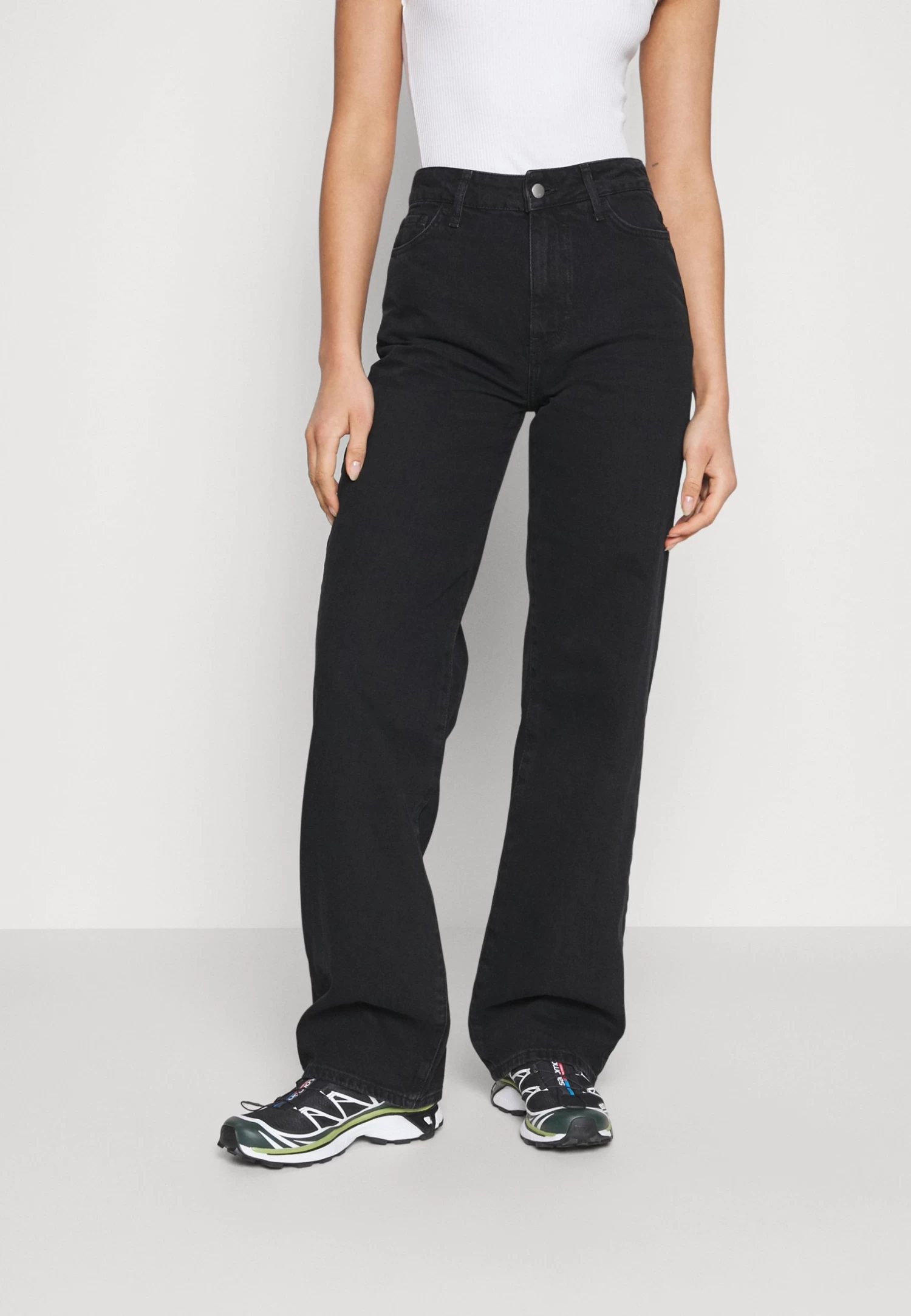 Relaxed Fit Jeans - Black Denim 1 Relaxed Fit Jeans - Black Denim