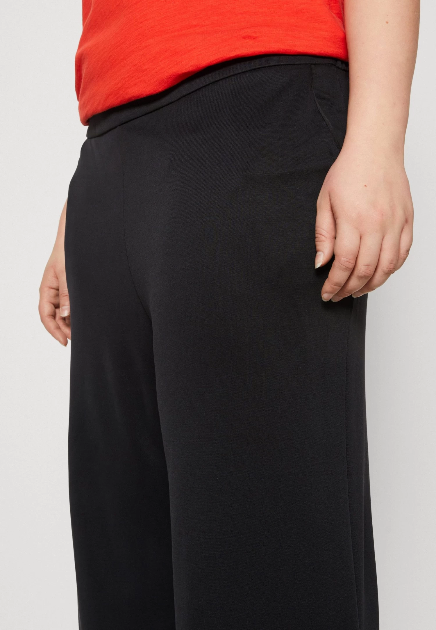 Modal Soft Culotte - Trousers - Black 6 Modal Soft Culotte - Trousers - Black - Image 6