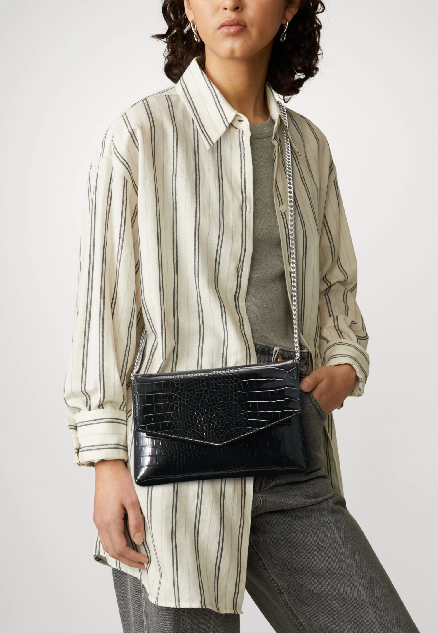 Even&Odd Clutch - Black 1 Even&Odd Clutch - Black