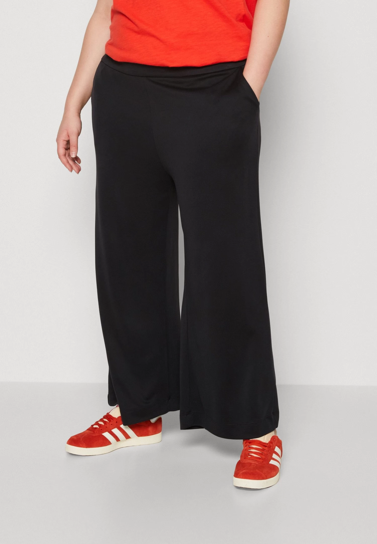 Modal Soft Culotte - Trousers - Black 1 Modal Soft Culotte - Trousers - Black