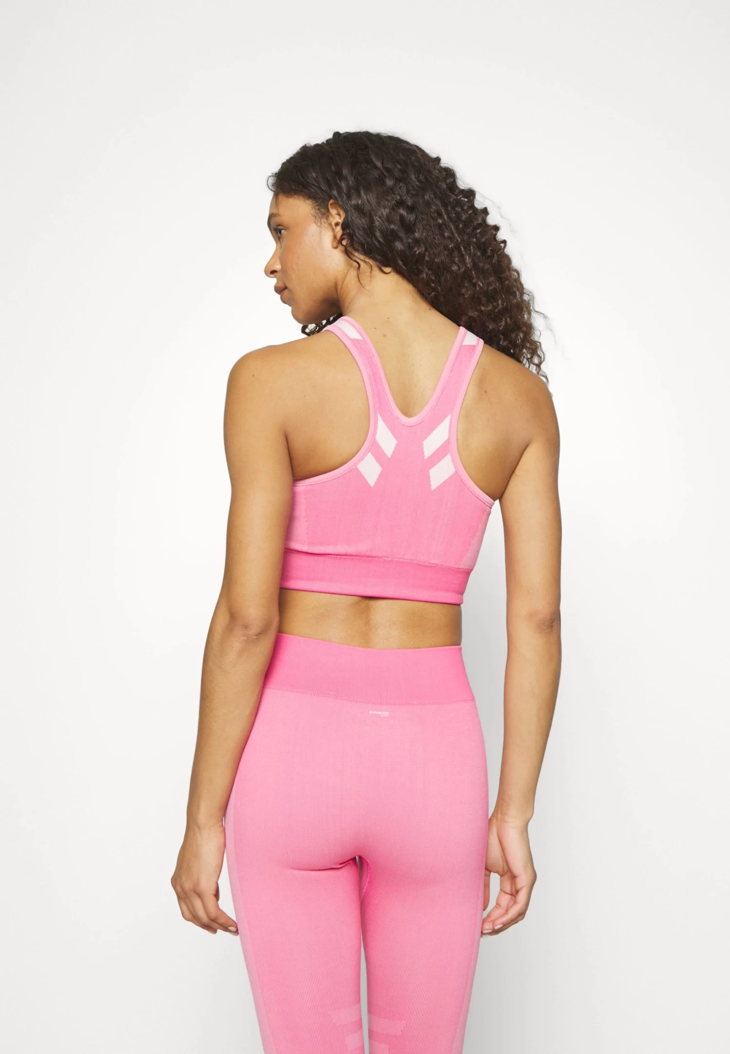 Medium Support Sports Bra - Pink 3 Medium Support Sports Bra - Pink - Image 3