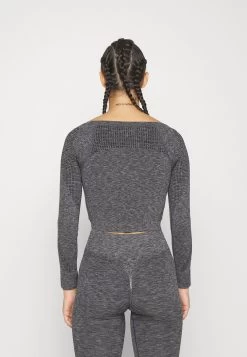 Seamless Cropped Longsleeve - Long Sleeved Top - Black -Even&Odd 7d040ae2db5048f893d371c75aa96ed7