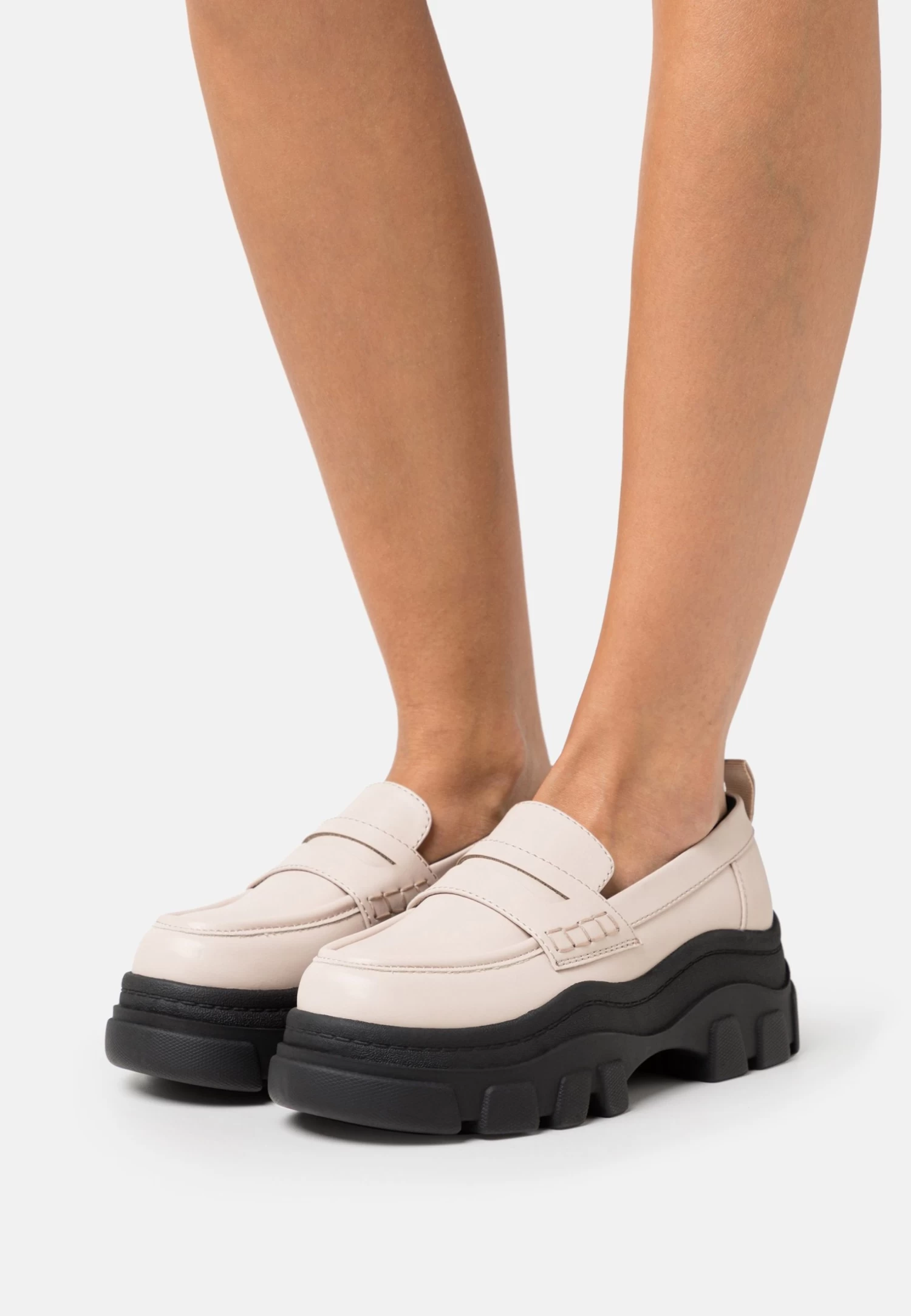 Even&Odd Slip-Ons - Beige 1 Even&Odd Slip-Ons - Beige