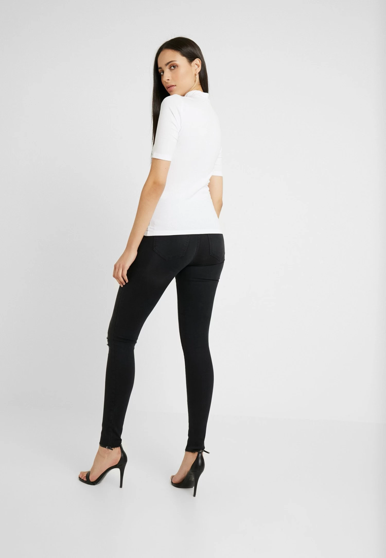 2Pack - Basic T-Shirt - White/Black 4 2Pack - Basic T-Shirt - White/Black - Image 4