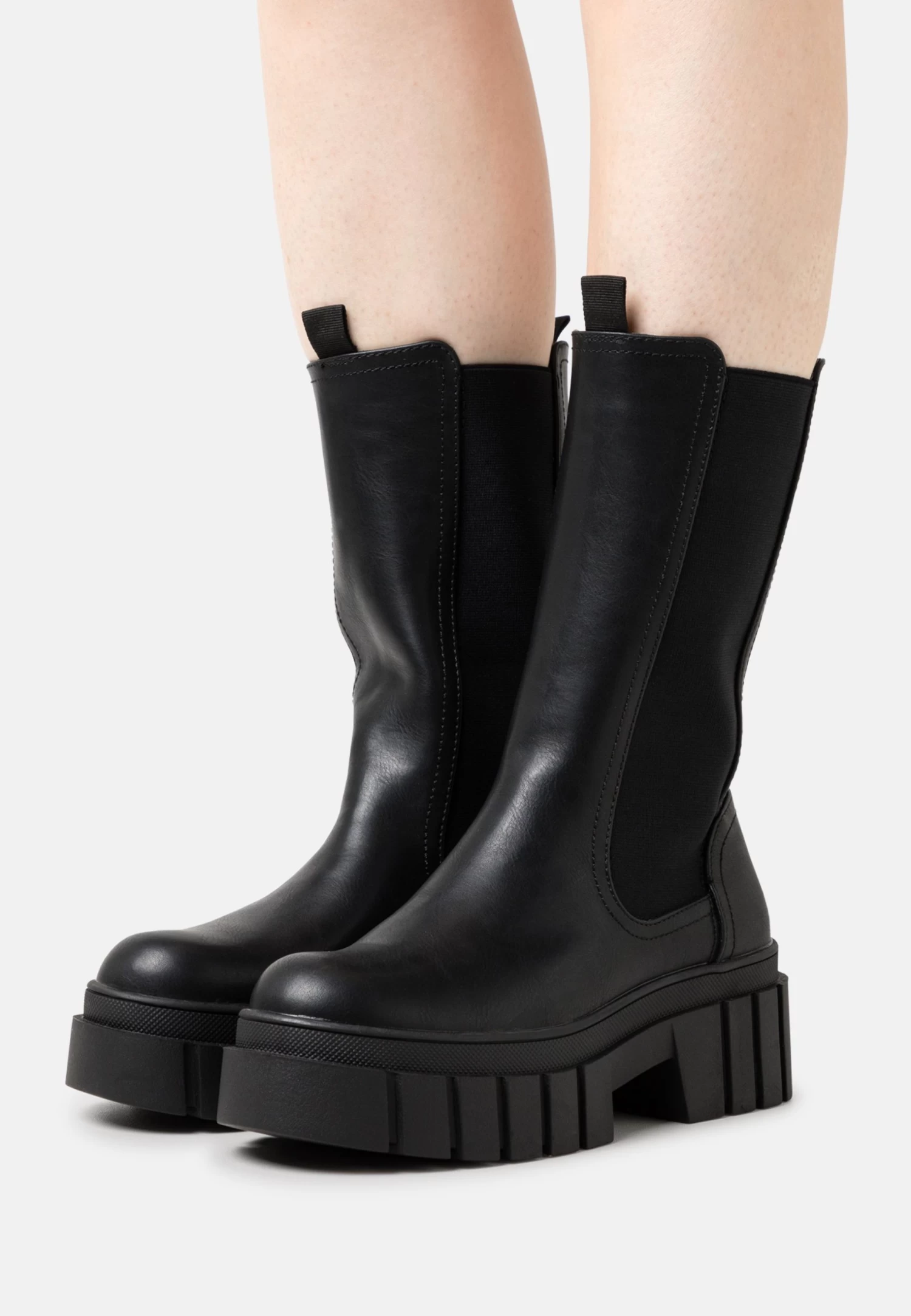 Even&Odd Platform Boots - Black 1 Even&Odd Platform Boots - Black