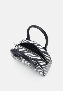 Even&Odd Across Body Bag - Black/White -Even&Odd ad70ec8320c24b03ba2c658baf19b343