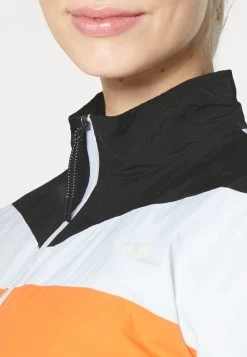 Cropped Training Jacket - Training Jacket - White -Even&Odd b8d992e3354a4b3287b67c41977cea45