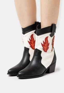 Even&Odd Cowboy/Biker Ankle Boot - Cowboy/Biker Ankle Boot