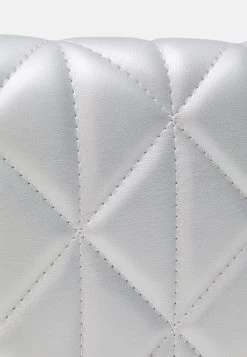 Even&Odd Clutch - Silver 7 Even&Odd Clutch - Silver -Even&Odd e25be354163c4ee0ba967fc6fc51b04c